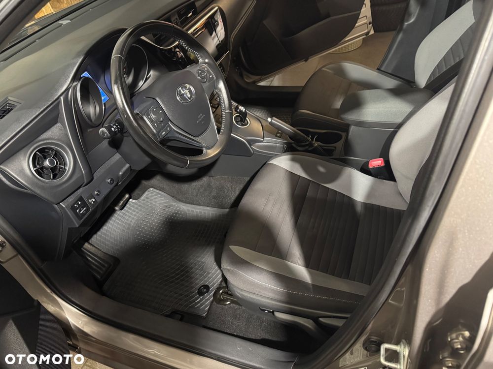 Toyota Auris 1.8 HSD Luna - 9