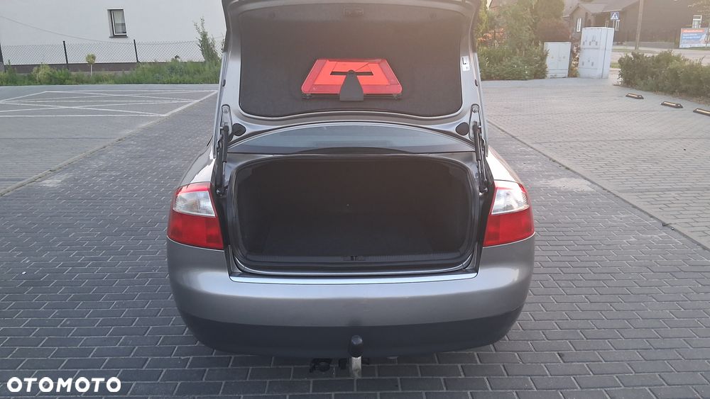 Audi A4 Limousine - 10
