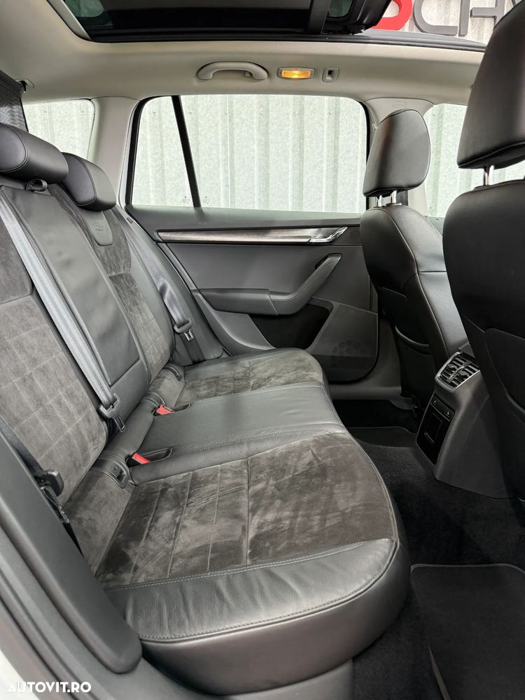 Skoda Octavia Combi 2.0 TDI 4x4 DSG Scout - 23