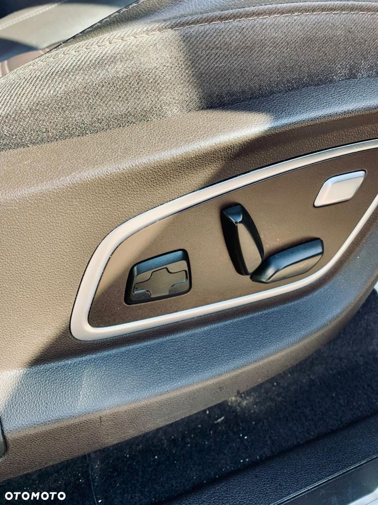 Renault Espace 1.6 dCi Energy Initiale Paris EDC - 31