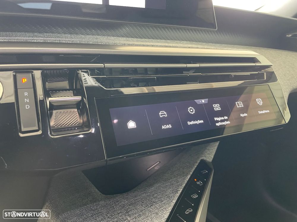 Peugeot e-3008 Allure — fotografia 11