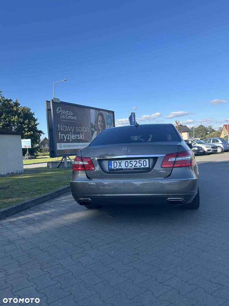 Mercedes-Benz Klasa E 200 CGI BlueEffICIENCY Avantgarde - 5