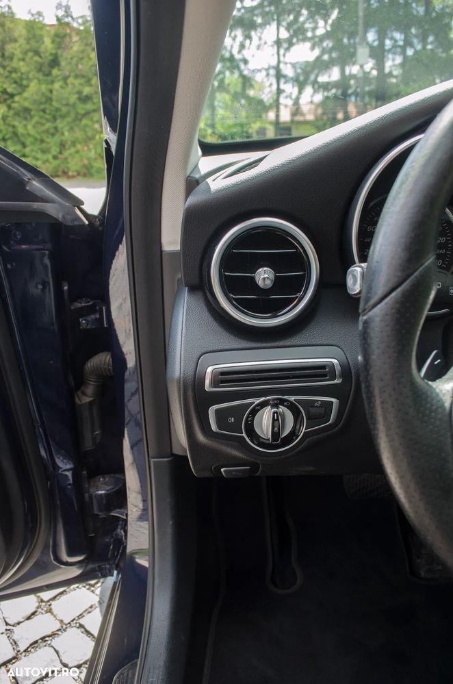 Mercedes-Benz C - 25