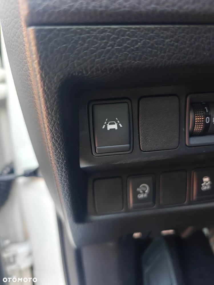Nissan Qashqai 1.6 DIG-T N-Connecta - 28