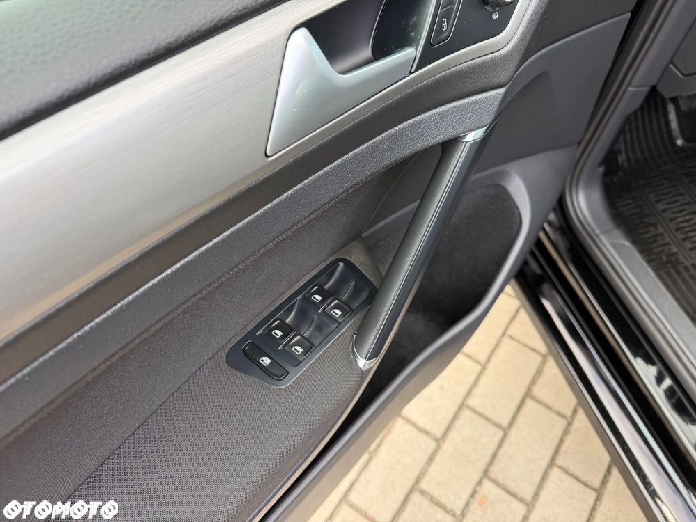 Volkswagen Golf 2.0 BlueTDI Comfortline - 17