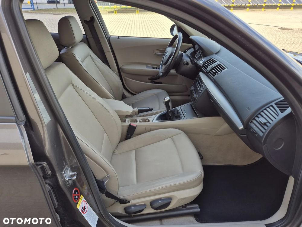 BMW Seria 1 116i - 28