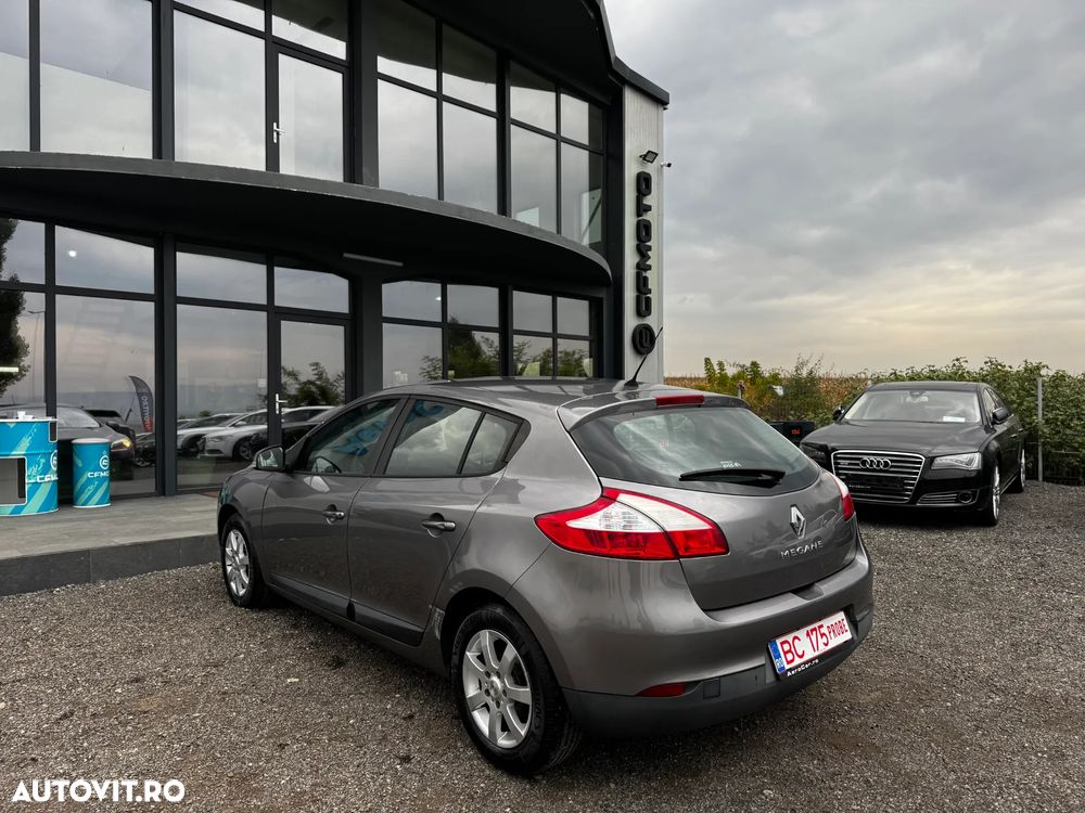 Renault Megane 1.6 16V 100 Authentique - 8