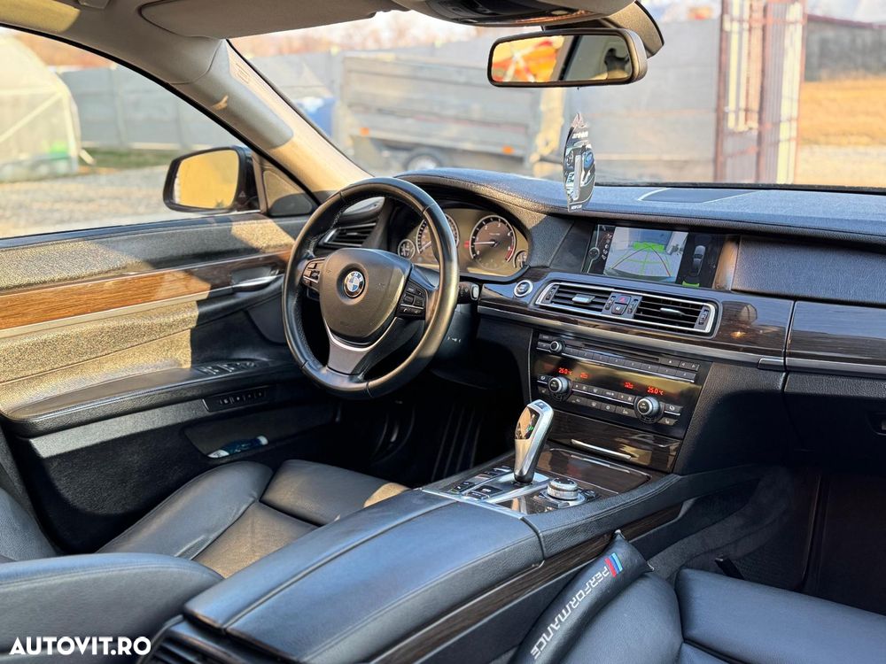 BMW Seria 7 730d Aut. - 13