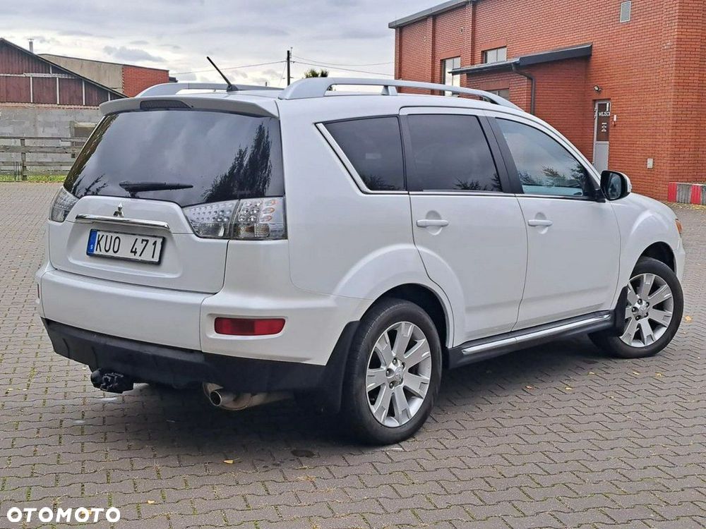 Mitsubishi Outlander - 12