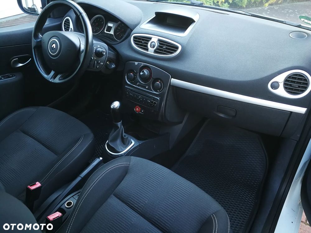 Renault Clio 1.2 16V 75 Expression - 16