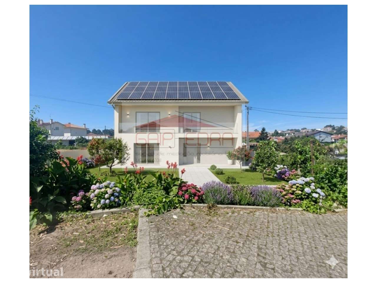 Terreno urbano com acesso pavimentado e vedação - Grande imagem: 4/7