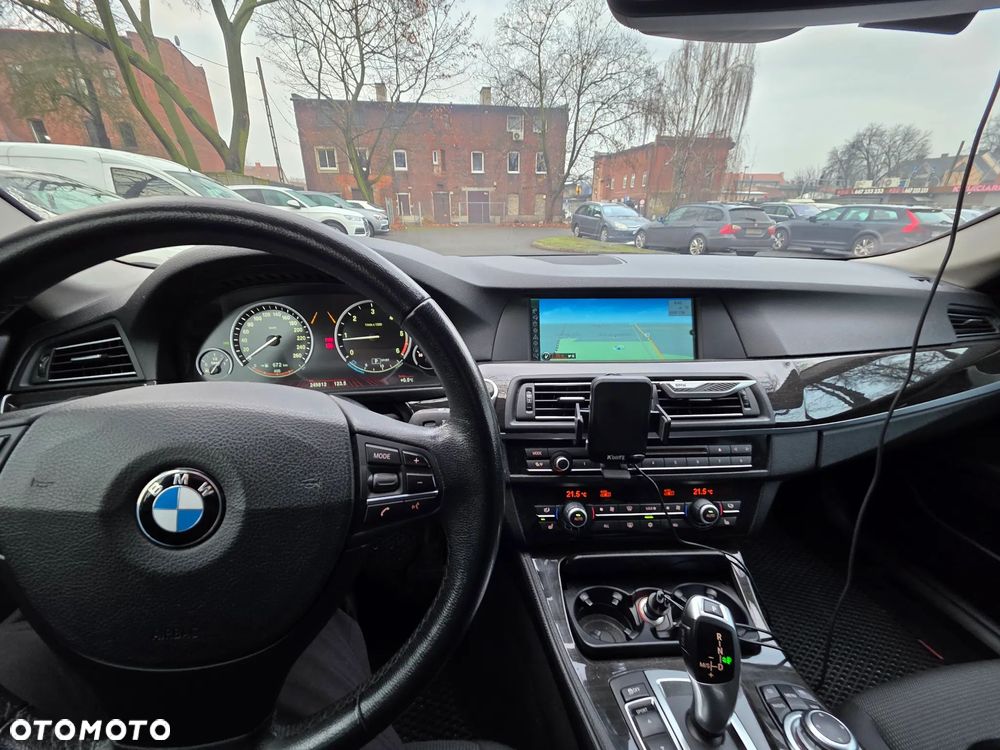 BMW Seria 5 525d - 15