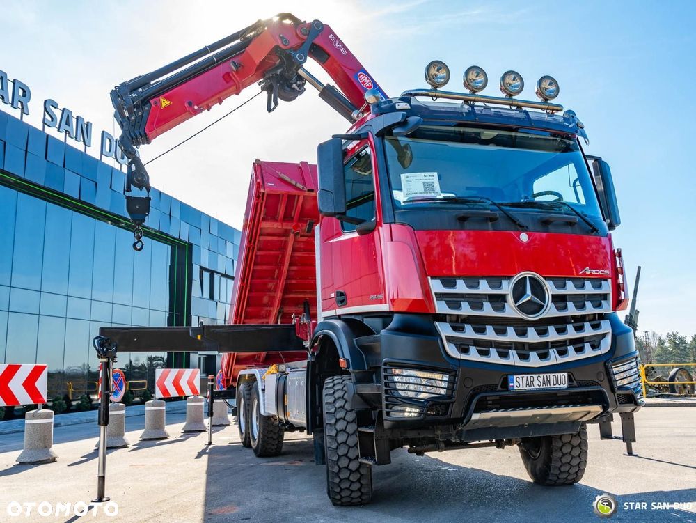 Mercedes-Benz AROCS 3345 6x6 HMF 3220 K hds Żuraw wywrotka - 12