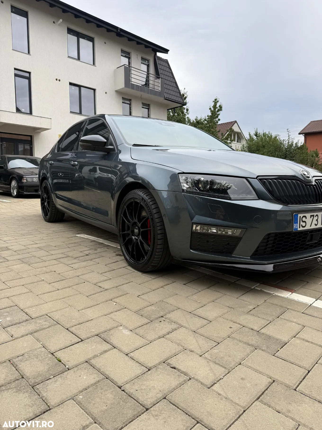 Skoda Octavia 2.0 TDI DSG RS - 3