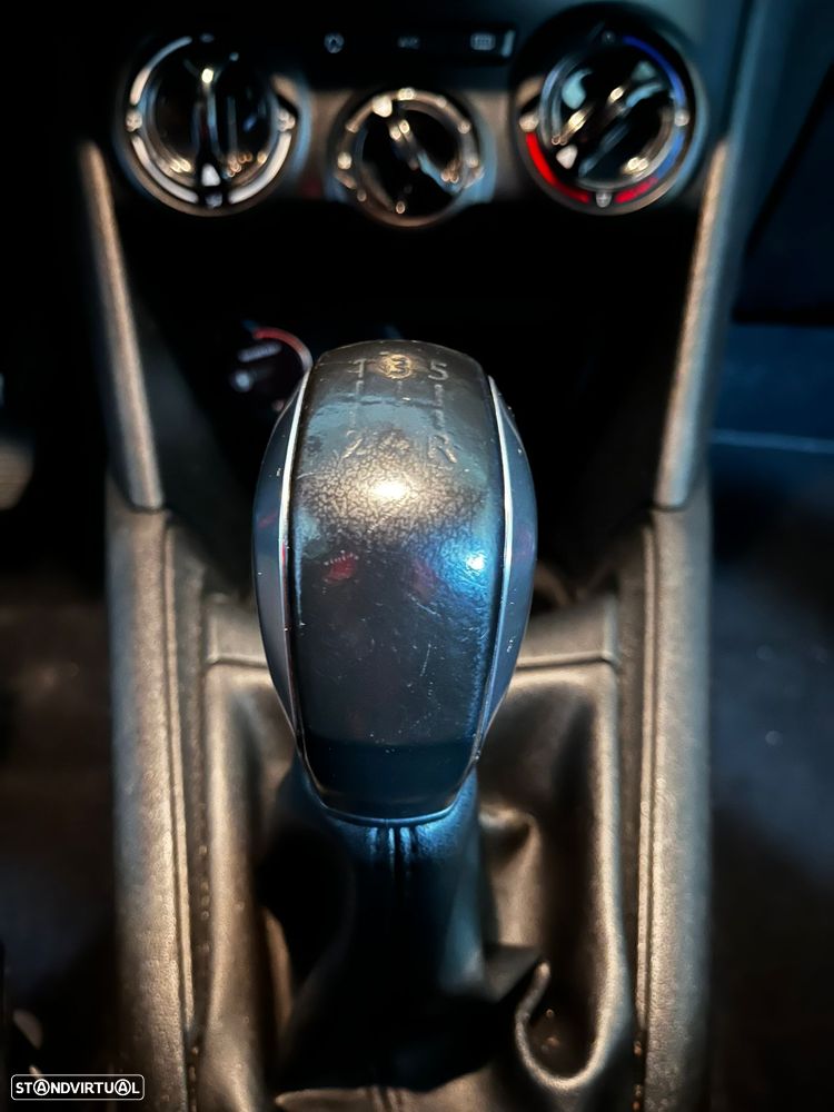 Peugeot 208 1.2 PureTech Style - 15