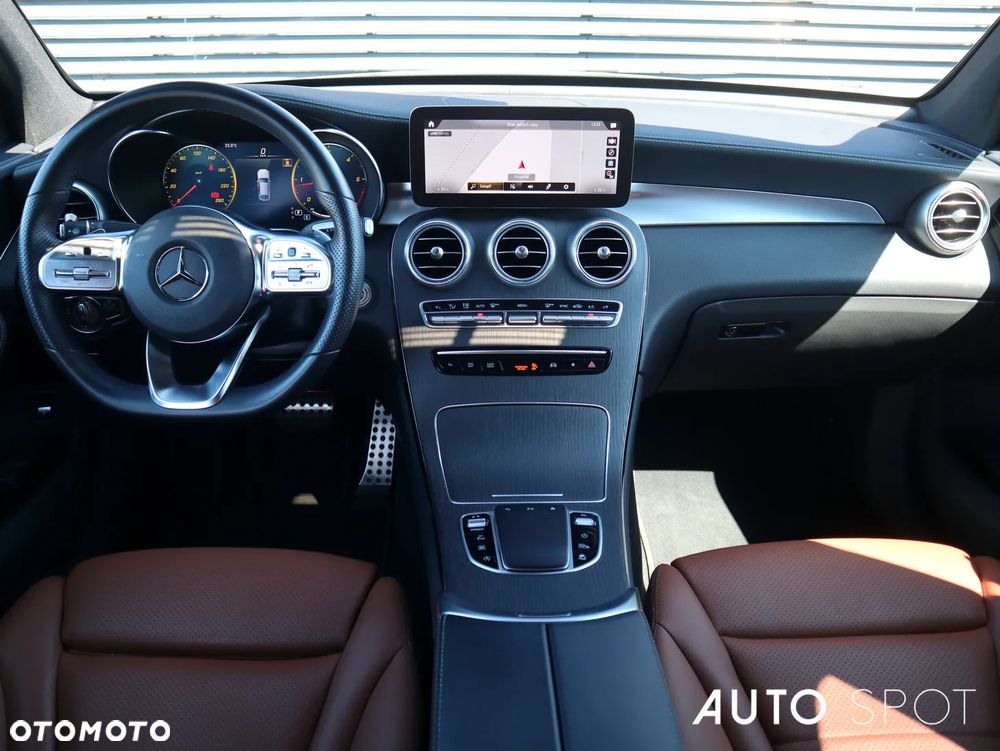 Mercedes-Benz GLC 300 d 4Matic 9G-TRONIC AMG Line - 22