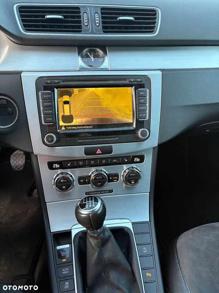 Volkswagen Passat - 10
