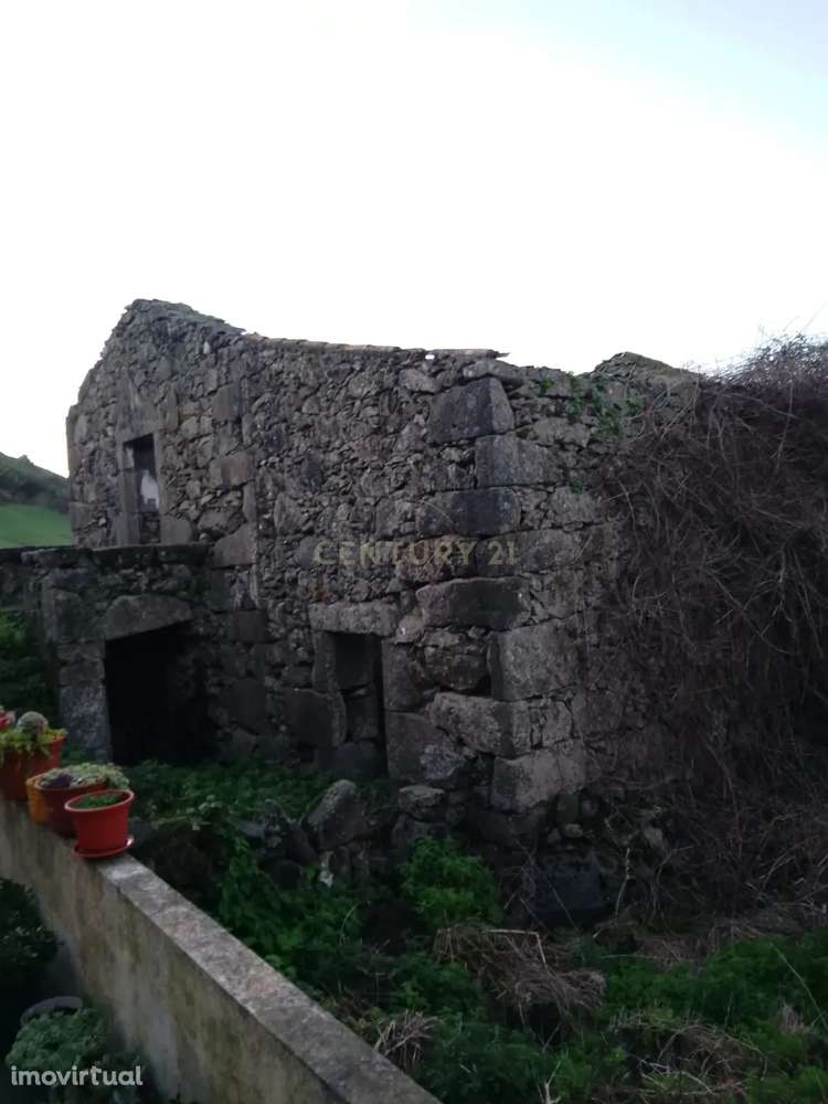 Ruina para reabilitar na ilha Graciosa - Grande imagem: 3/5