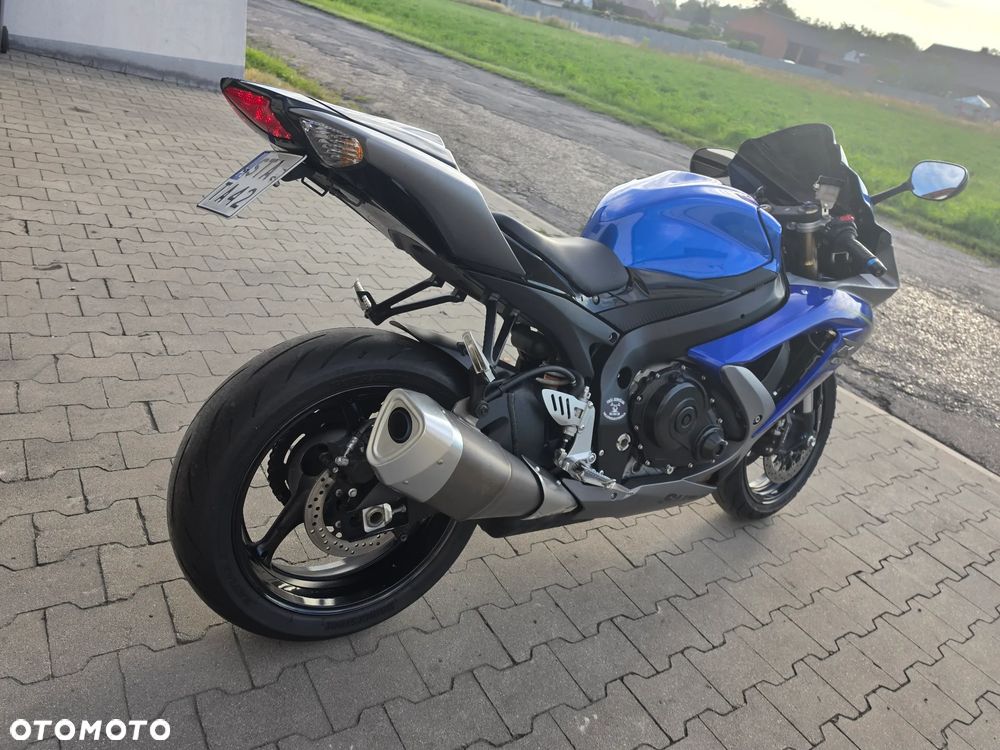 Suzuki GSX-R - 6