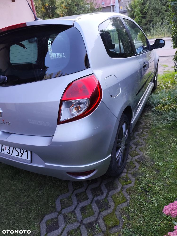 Renault Clio - 8