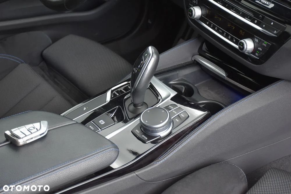 BMW Seria 5 530i xDrive M Sport Edition - 29