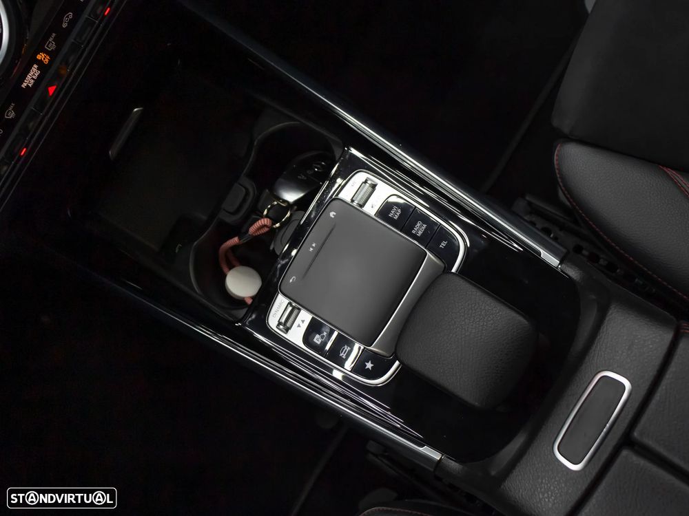 Mercedes-Benz GLB 180 d AMG Line - 36