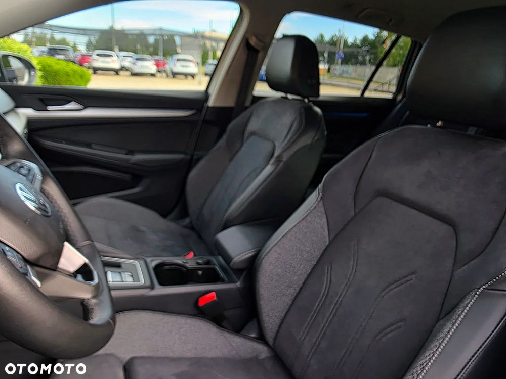 Volkswagen Golf 1.5 eTSI OPF DSG Style - 38