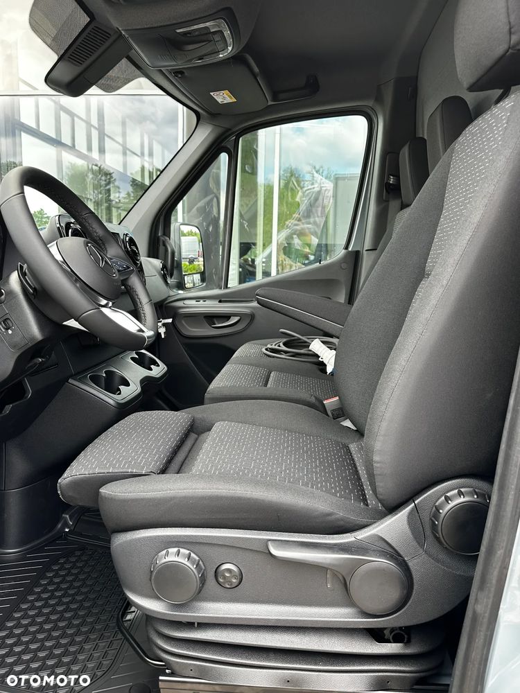 Mercedes-Benz Sprinter - 18