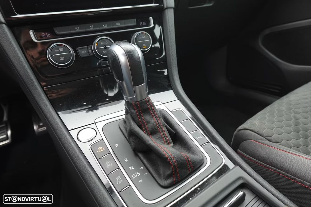 VW Golf GTI 2.0 TSI OPF DSG Performance - 12