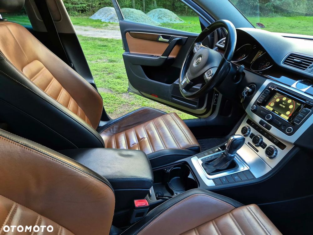 Volkswagen Passat - 11