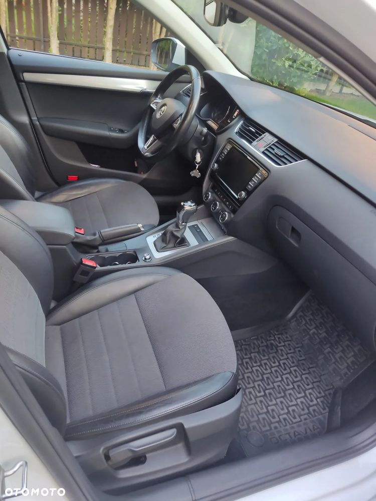 Skoda Octavia Combi 1.6 TDI (Green tec) DSG Style - 18
