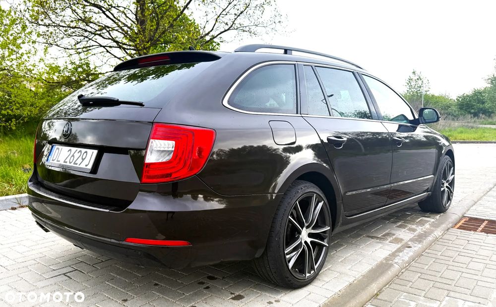 Skoda Superb 2.0 TDI Business DSG - 8