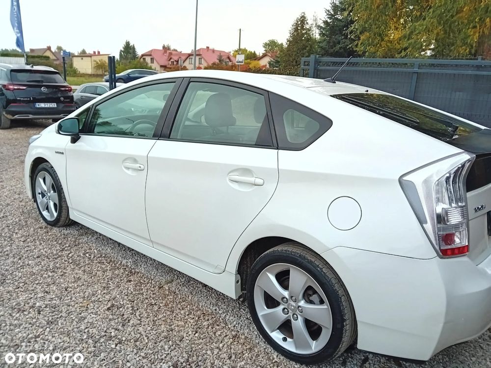 Toyota Prius (Hybrid) Life - 5