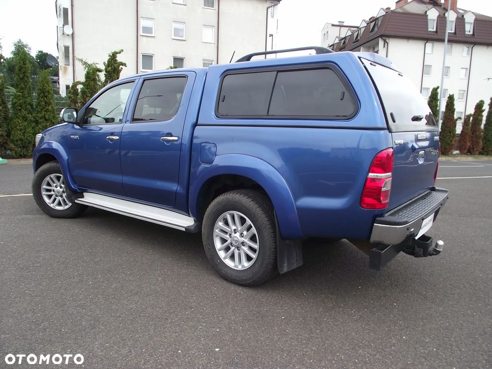 Toyota Hilux 3.0 D-4D Invincible - 11