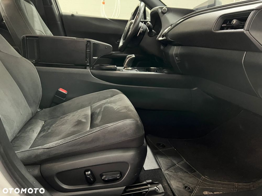 Lexus UX 300e 54.3 kWh Business Edition 2WD - 19