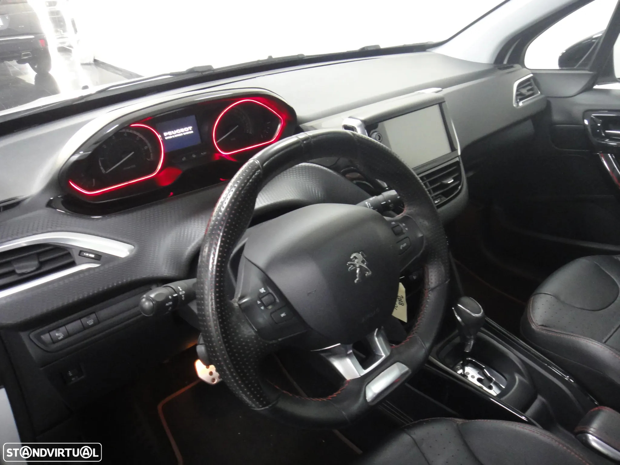 Peugeot 2008 1.2 PureTech GT Line EAT6 - 14