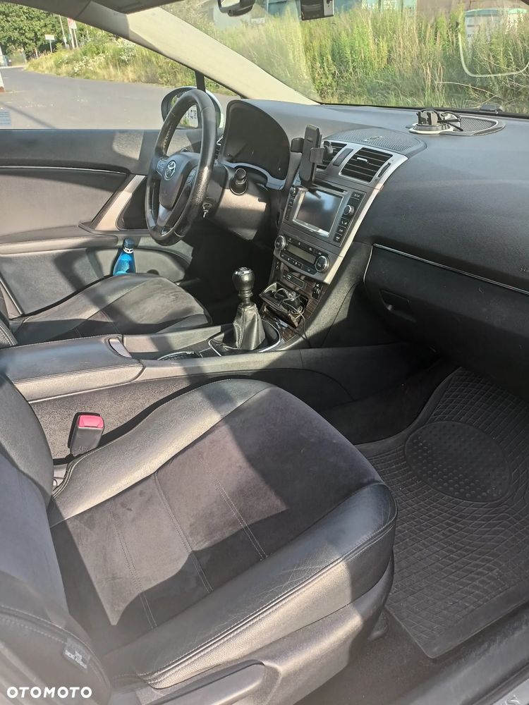 Toyota Avensis 2.0 Business Edition - 10