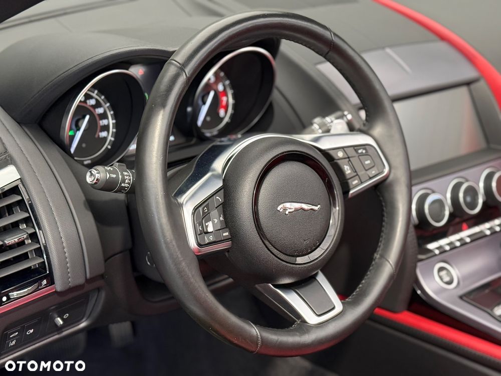 Jaguar F-Type P300 - 22