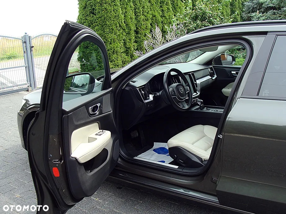 Volvo V60 D3 Momentum Pro - 18