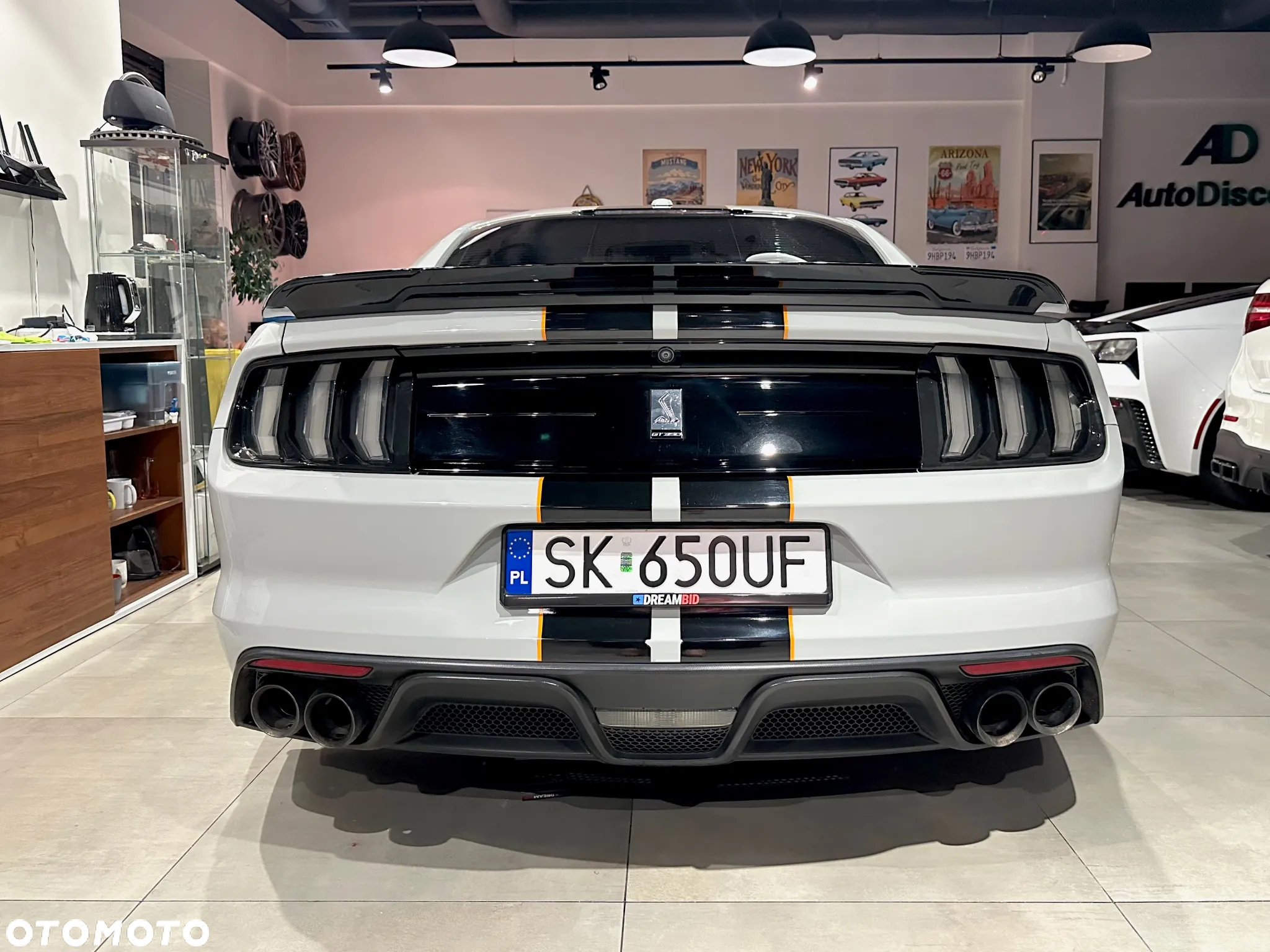 Ford Mustang - 4