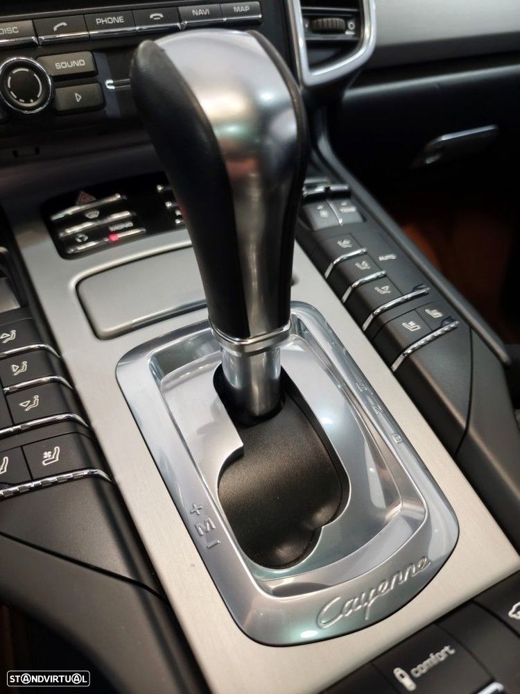 Porsche Cayenne S Hybrid - 32