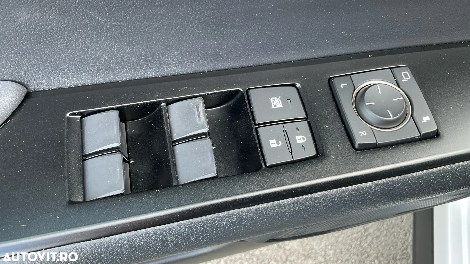 Lexus UX 250h Business Edition - 30