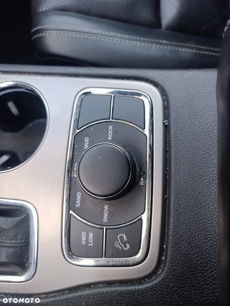 Jeep Grand Cherokee - 16