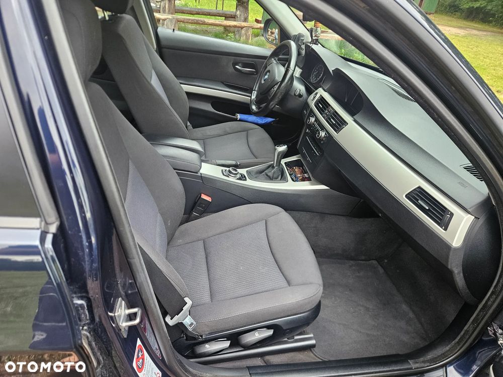 BMW Seria 3 318d - 10