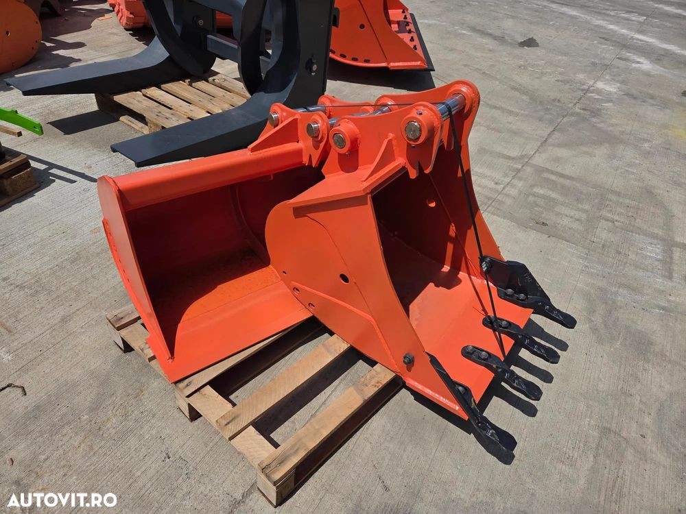 Hitachi ZX85-6, 2022, 2.491h, Masa operationala 8,6t, cupla rapida HIDRAULICA+3 CUPE NOI, senile paduri cauciuc, inst picon si inst rotire pe brate, ad sapare 5m, ridica 3,8t, aer cond, LAMA, STARE FOARTE BUNA, posibil leasing 4 ani-PROMOTIE 62.900 EUR+Tva - 30