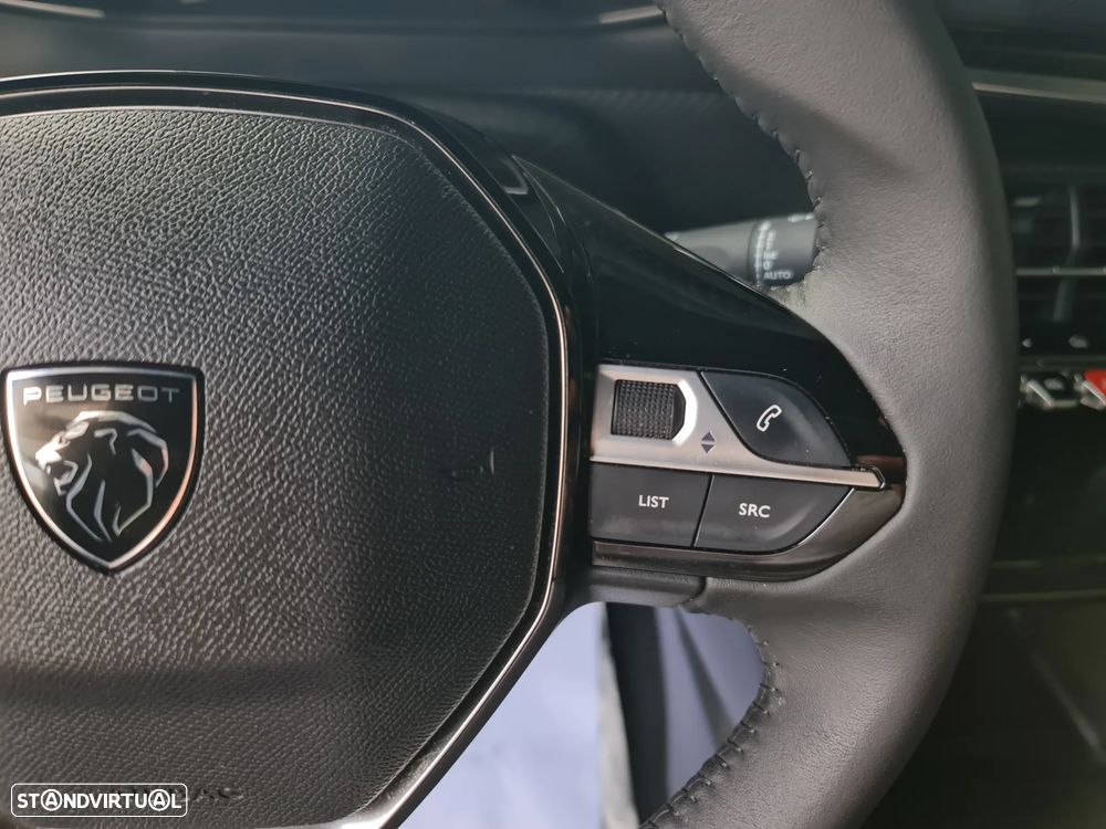 Peugeot 2008 1.2 PureTech Allure Pack — fotografia 18