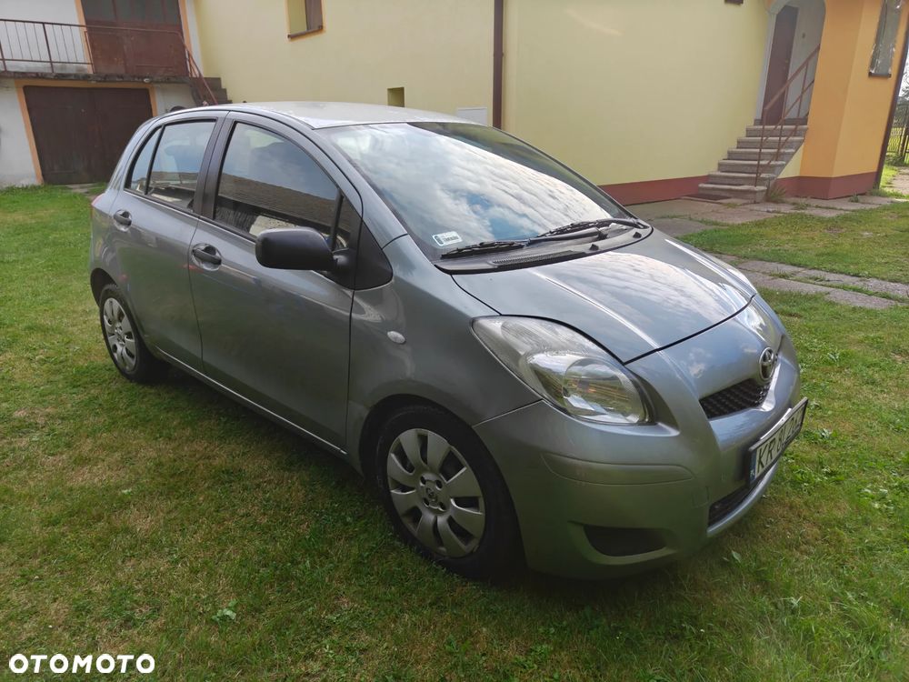 Toyota Yaris 1.4 D-4D Luna EU5 - 6
