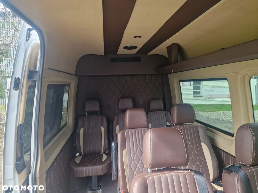 Mercedes-Benz Sprinter - 9