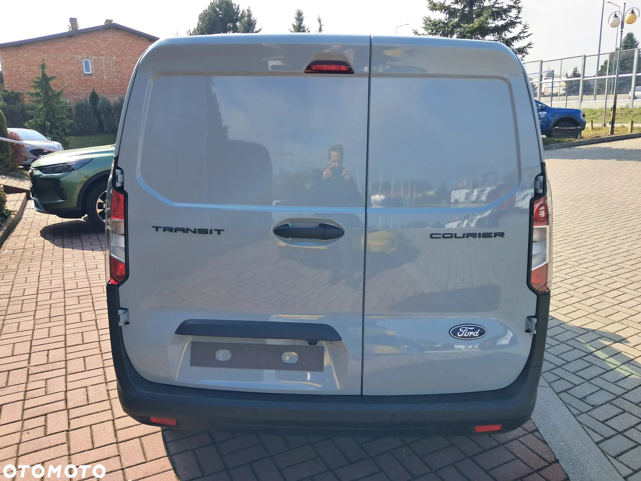 Ford Transit Courier - 9