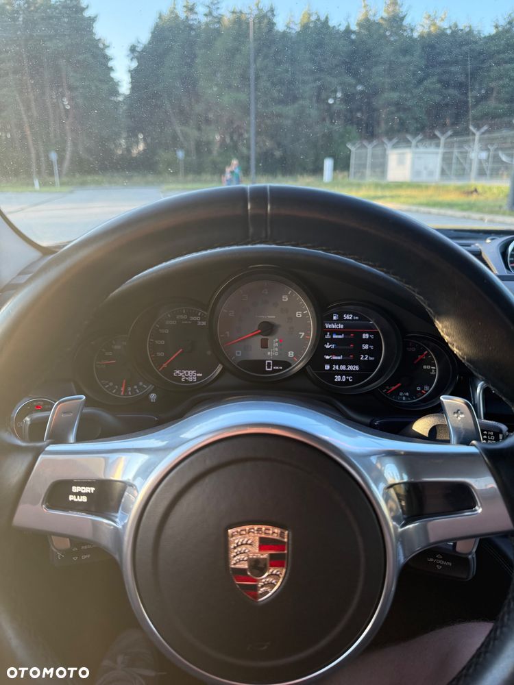 Porsche Panamera 4S - 11